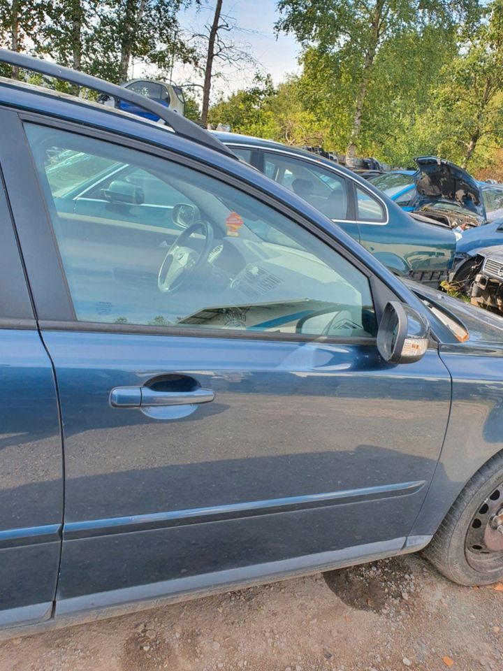 Volvo V50 Beifahrertür  Tür vorne rechts Blau 466 Bj.2006 in Bremervörde