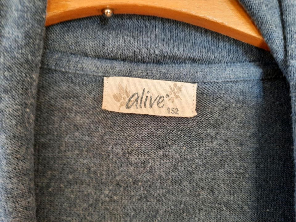 ALIVE Jacke Strickjacke Strickweste Cardigan  Jeansblau Gr.152 Mä in Tiefenbach Kr Passau