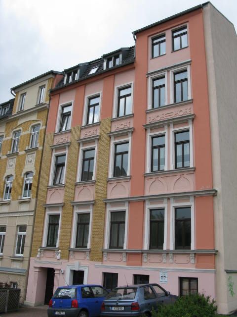 Schöne 2-Zimmer-Wohnung 48 m² großer Balkon, ruhig gelegen  und frisch renoviert. Gute Hausgemeinschaft. in Plauen