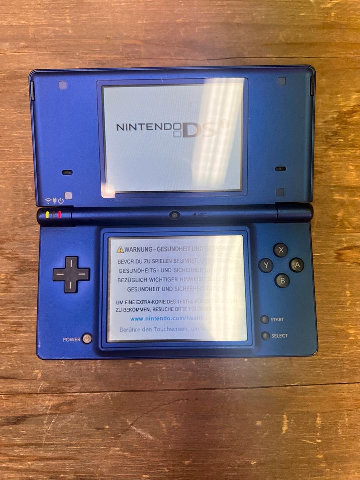 Nintendo dsi + Ladekabel in Berlin