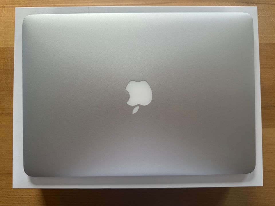 MacBook Air (13", Anfang 2015) Intel Core i5 8GB RAM 128GB SSD in Gemmerich