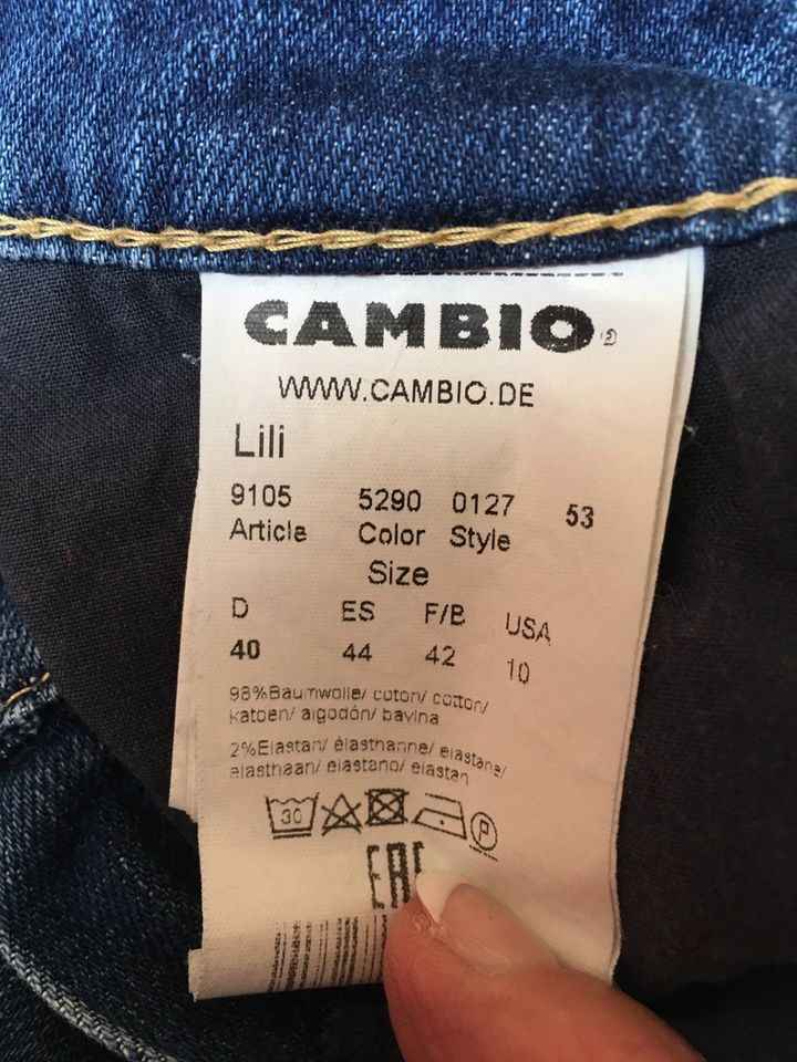 Neuwertige Gambio Hose Größe 40 in Viersen