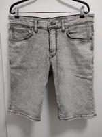 Herren Jeans-Bermudas short jeans Hose Gr. 34 München - Untergiesing-Harlaching Vorschau