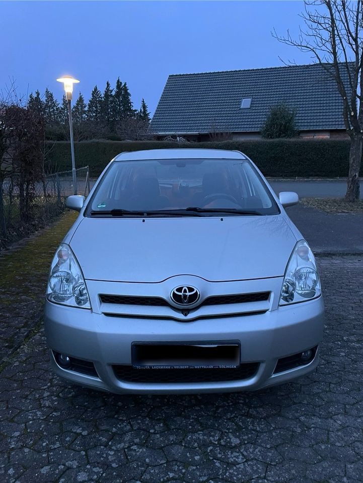 Toyota Corolla Verso | 7 Sitzer in Sulingen