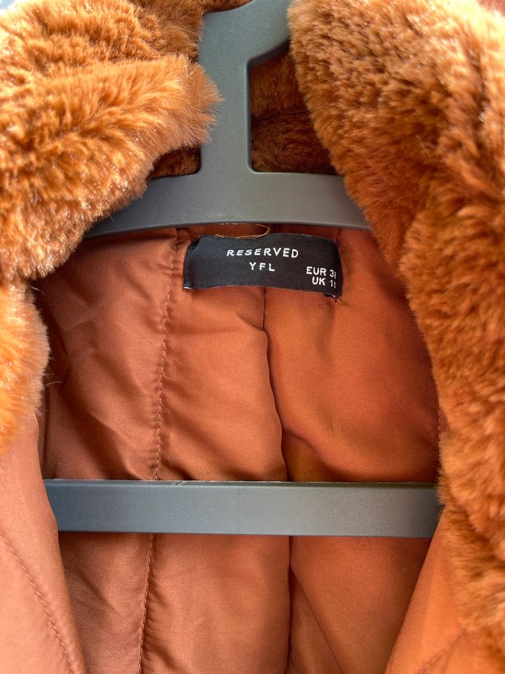 Teddyjacke von Reserved Gr. 38 gefüttert in Erfurt