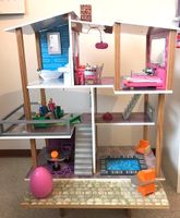 Modernes Puppenhaus Kidkraft XXL mit Beleuchtung und Zubehör Baden-Württemberg - Ludwigsburg Vorschau