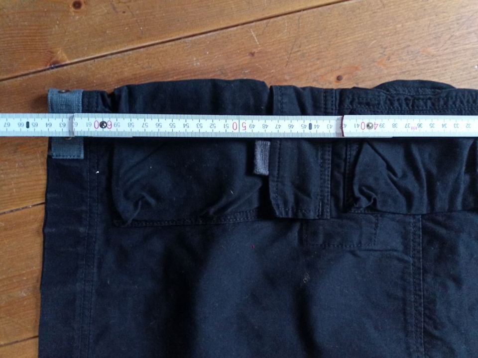 Herren Hose kurz Cordon Short 3 / 4 Cargo schwarz Gr 33 in Berlin