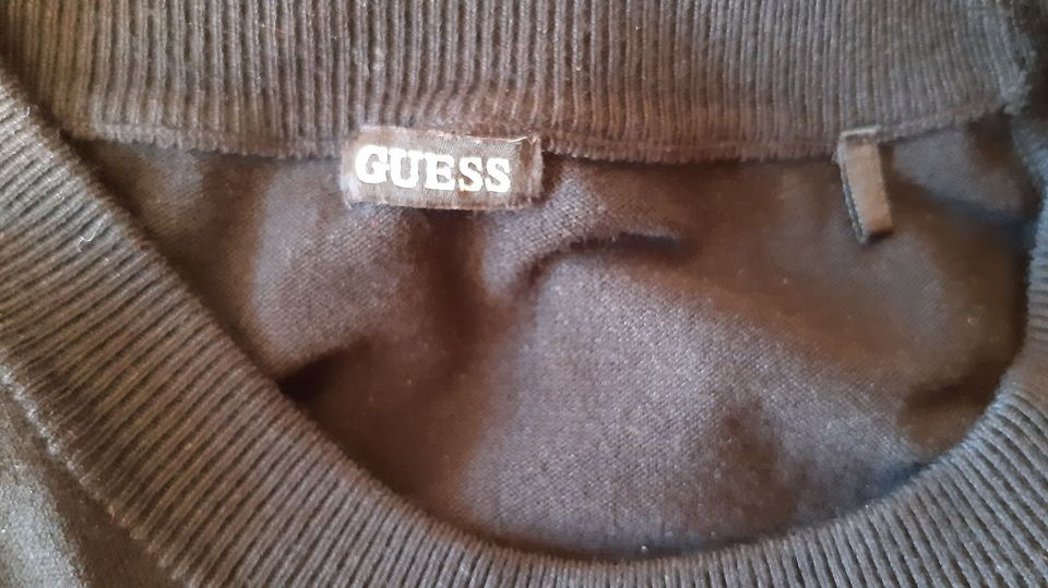 Guess Pulli, Gr, M, schwarz, Cut out an der Schulter, neu in Freilassing