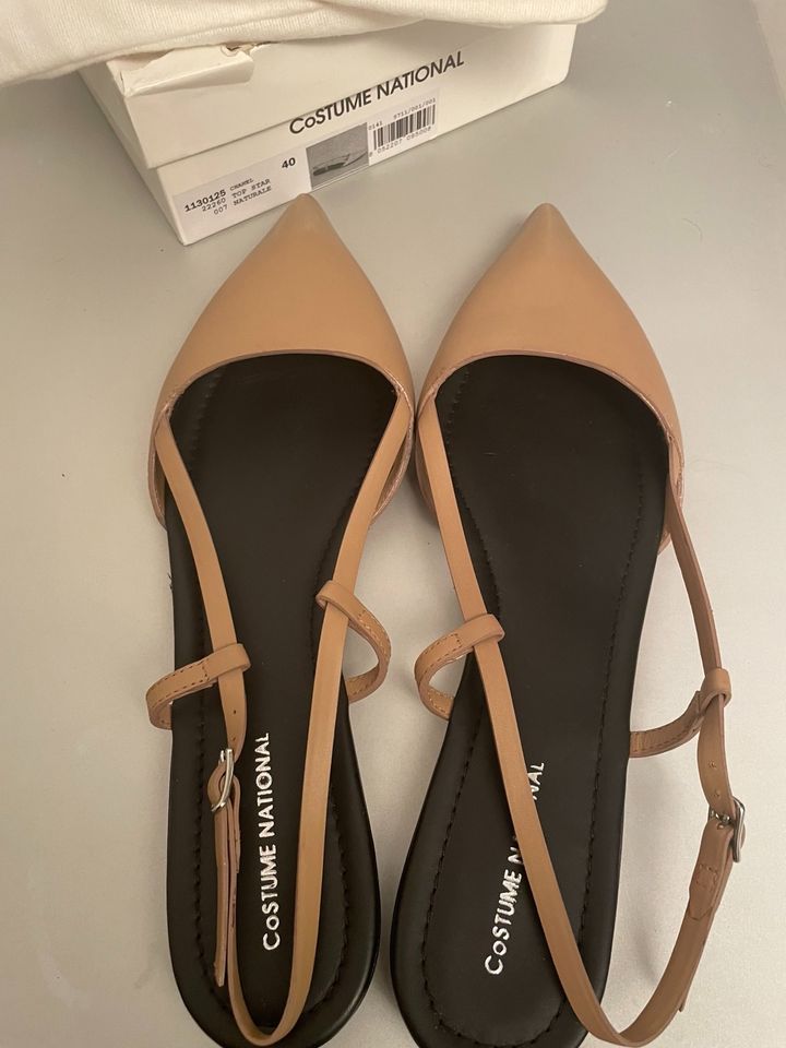 COSTUME NATIONAL SCHUHE GR 40 in München