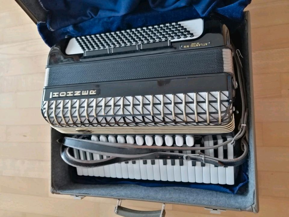 Hohner Akkordeon Atlantic IV N de Luxe - sehr guter Zustand in Tamm