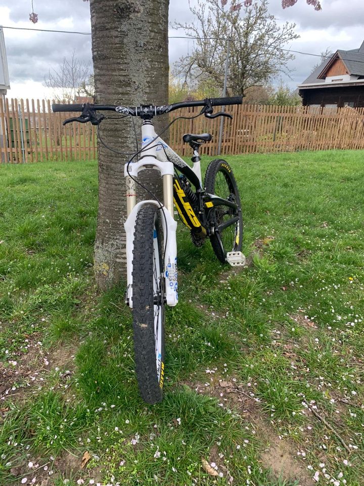 Yt Tues Freerider Mtb Fully Slopeduro Größe M in Hartmannsdorf