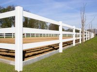 Reitplatz-Einzäunung für Reitplatz 20 x 40 m inkl. Tor 2,4 m Breite - Kunststoffzaunsystem mit drei Profilen Niedersachsen - Stuhr Vorschau