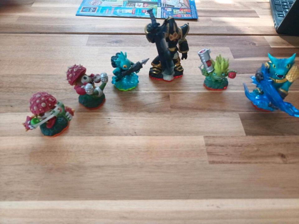 Skylander Spiel Wii mit Portalen und Figuren in Weiterstadt