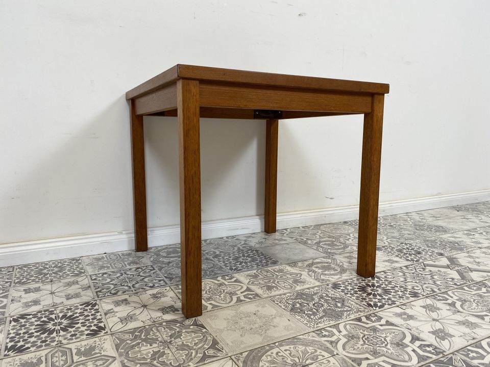 WMK Hübscher und gut erhaltener skandinavischer Couchtisch mit  kunstvollen Fliesen und geraden Beinen - Tisch Beistelltisch Kacheltisch Coffee Table Vintage Mid-Century - Lieferung möglich in Berlin