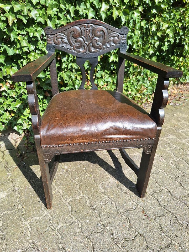Antiker Armlehnen Stuhl in Kropp