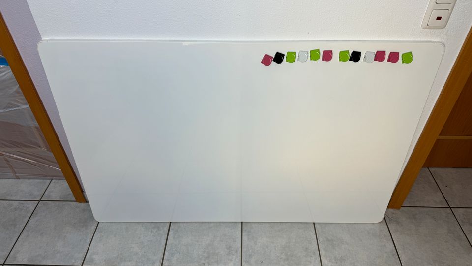 IKEA VEMUND Whiteboard Schreibtafel Magnettafel weiß 140x90cm in Montabaur
