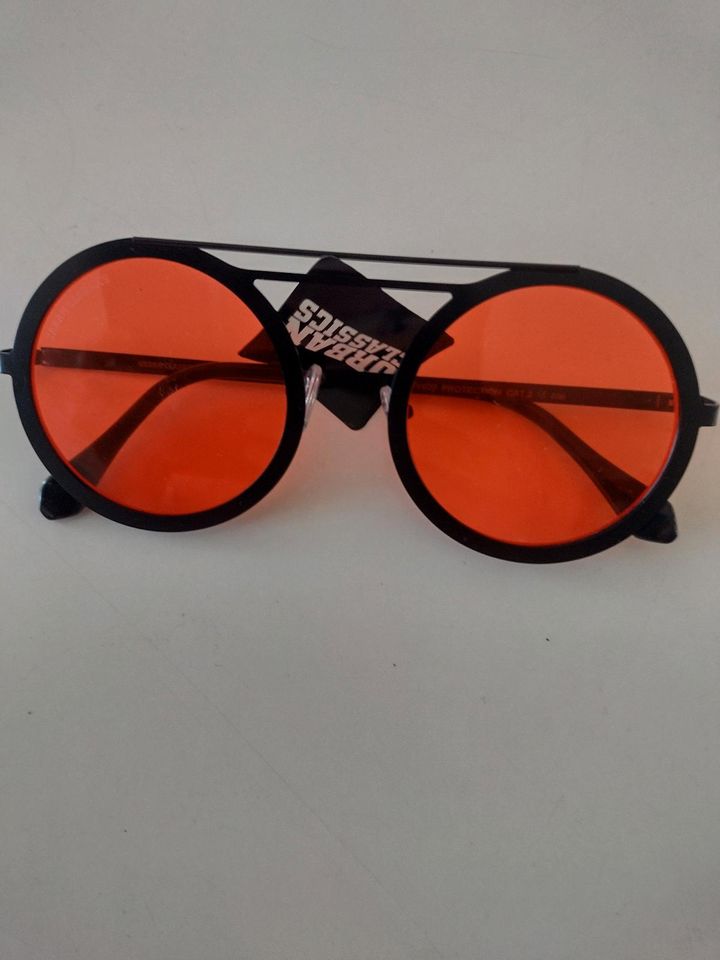 Sonnenbrille urban Look neu in Geseke