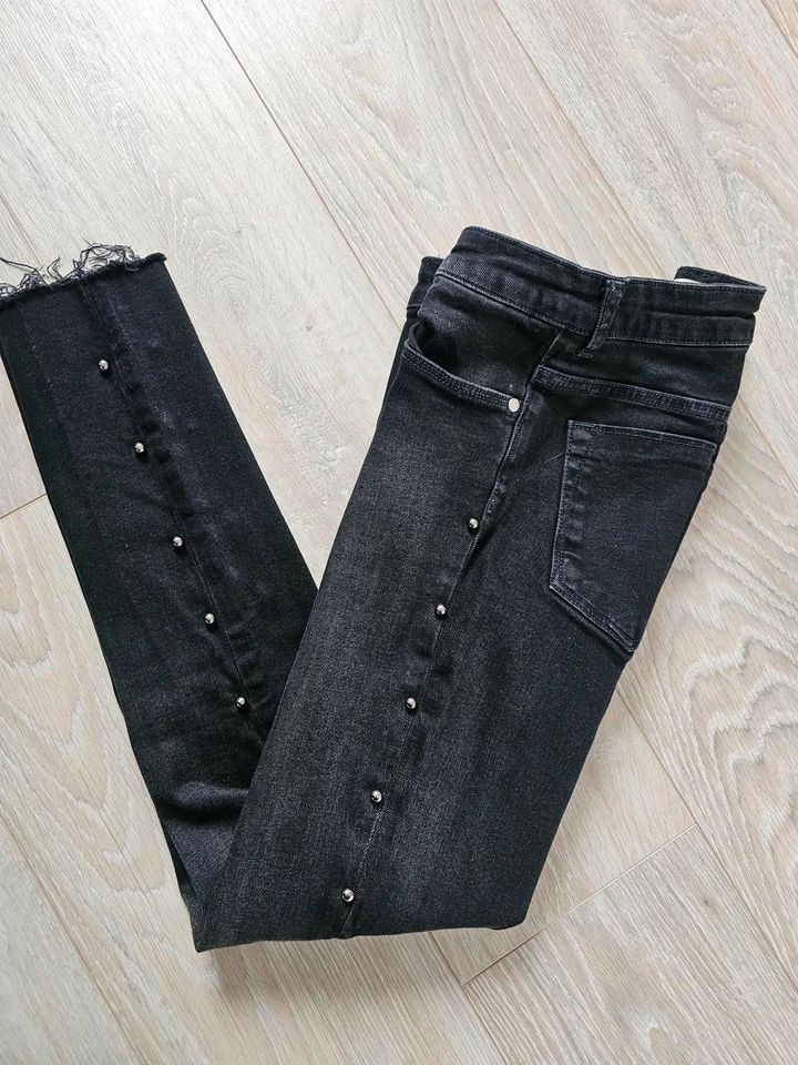 Zara Gr. M 38 damen Jeans Hose Schwarz Nieten skinny in Gievenbeck