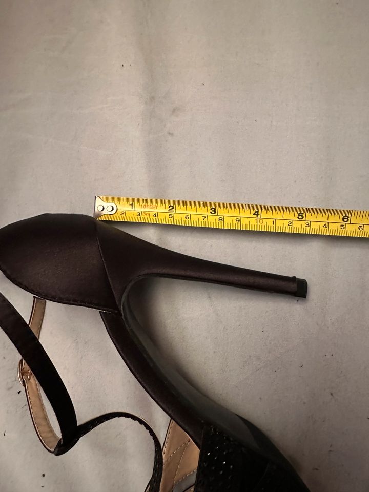 +++High Heels Gr. 40 Schwarz 10cm Absatz / Karton++ in Nettetal