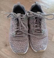 Nike Thea Mädchen Sneaker Turnschuhe Größe 35,5 Hessen - Eschenburg Vorschau