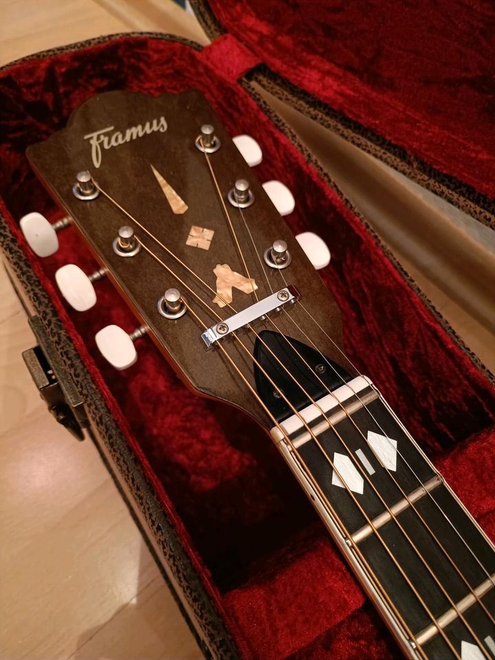 Framus Gitarre mit koffer in Frankfurt am Main