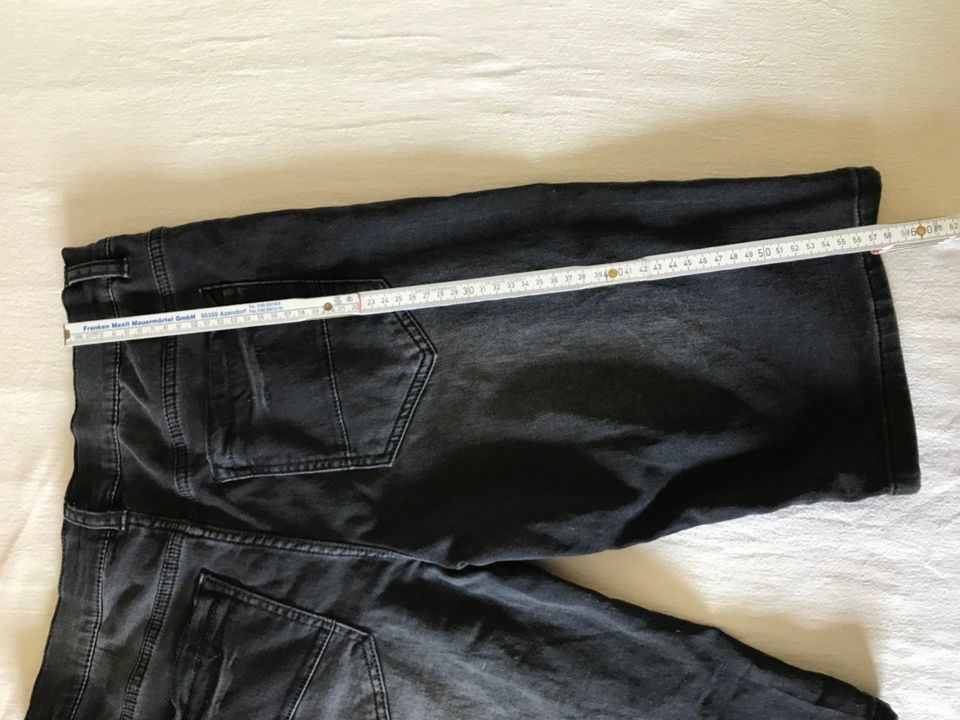 Jeans Bermuda Shorts ungetragen Gr. 176 in Nordsehl