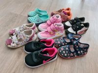 Schuhe 25 Nike Puma Turnschuhe Klett Crocs Hausschuhe C8 Sandalen Nordrhein-Westfalen - Bergisch Gladbach Vorschau