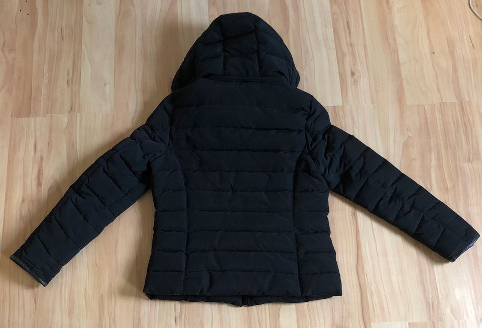 Schwarze Winterjacke in Bremerhaven