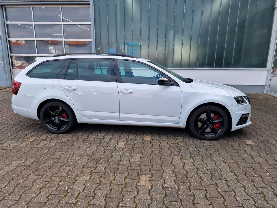 Skoda Octavia RS DSG Kombi 2.0tfsi in Sailauf