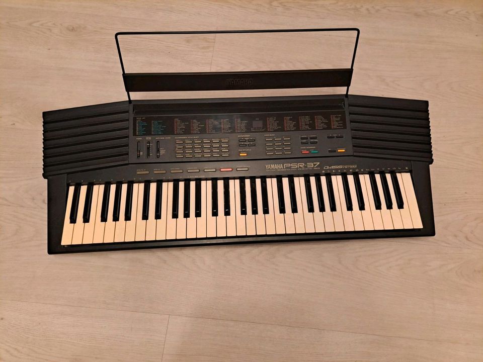 Yamaha PSR 37 Keyboard DASSystem in Bonn