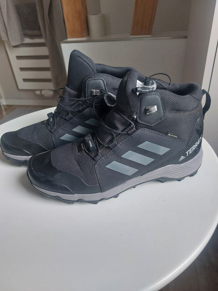 Wanderschuhe Adidas Terrex Gr. 40 schwarz Gore Tex in Reutlingen