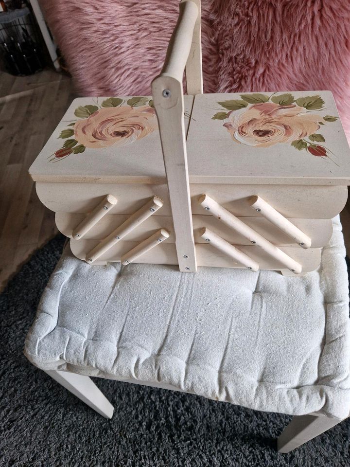 Vintage/ shabby/ Nähkästchen/ Nähkorb in Elmshorn