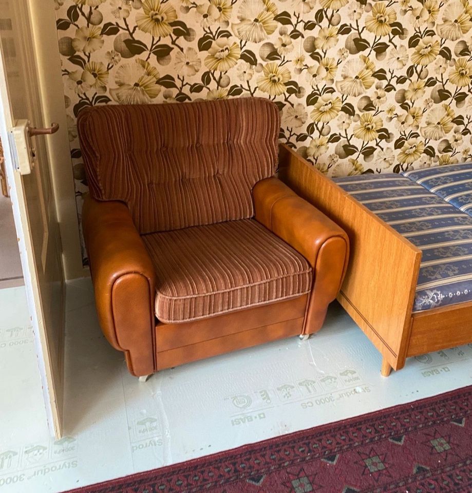 Sofa und Sessel in Schotten