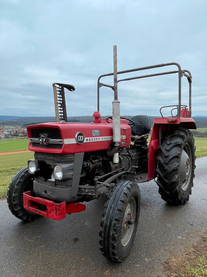 Massey Ferguson MF 133 im Originalzustand in Trendelburg