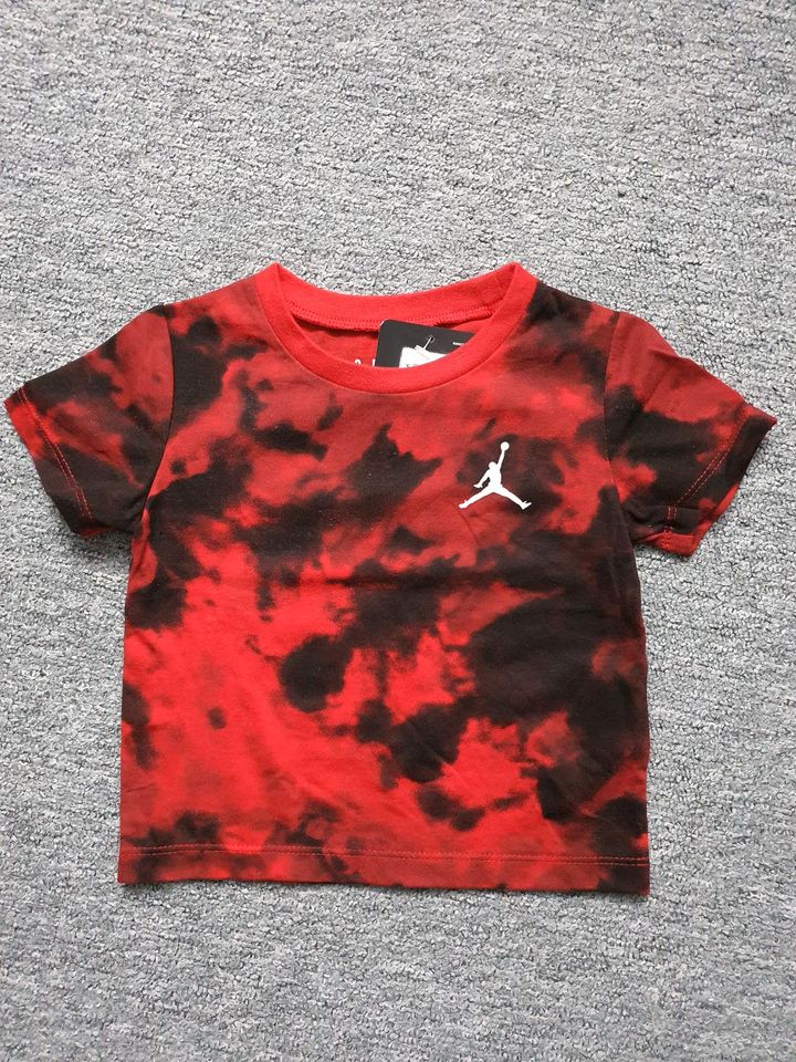 NEU | Jordan Air Set T-Shirt und Short 74  80 rot in Berlin