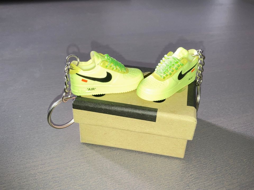 Nike Air Force 1 Low Off-White miniatur Sneaker mit Box in Langenfeld