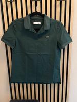 Poloshirt / Bluse von Lacoste  grün, Gr. 34 Hessen - Hanau Vorschau