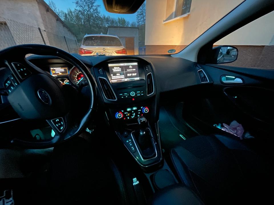 Ford Focus Turnier Business Edition TÜV Neu 8 mal bereift in Freigericht