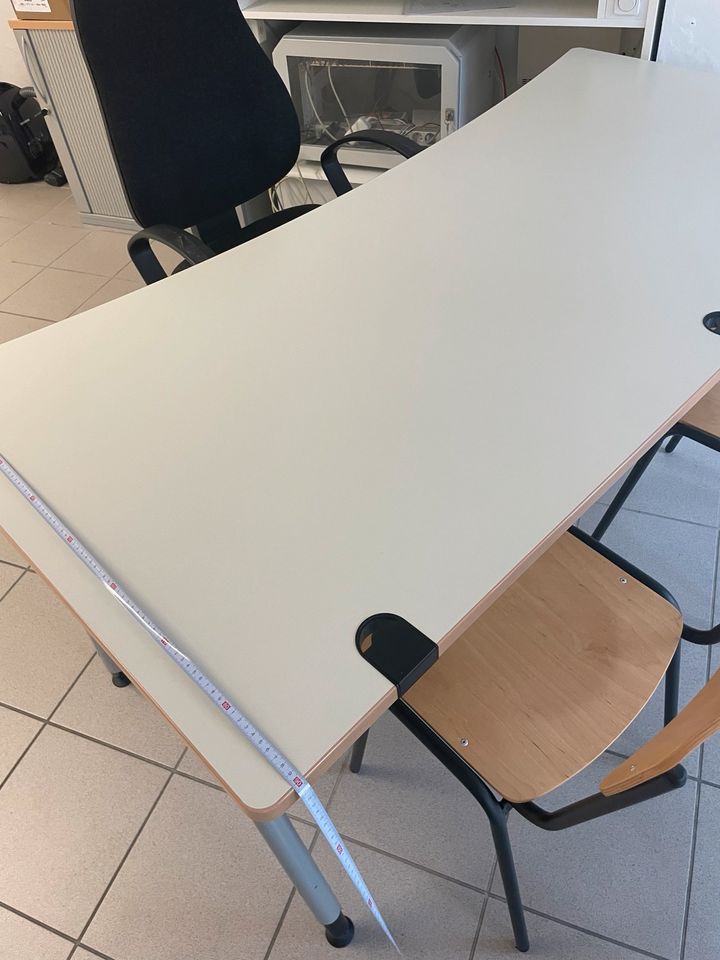 Büroauflösung - Schrank Tisch Stehtisch Regale in Stuttgart