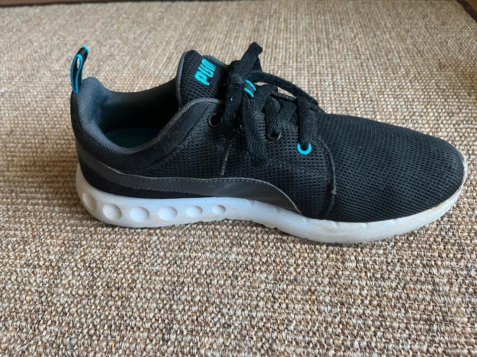 Puma Carson Runner Unisex Hallenschuhe / Laufschuhe (Größe 39) in Frankfurt am Main