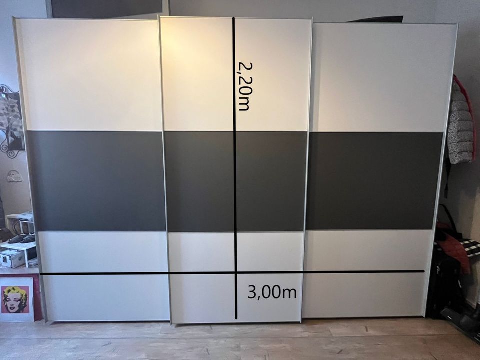 Schwebetürenschrank Kleiderschrank 300 x 220 cm grau weiß in Koblenz