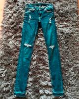 H&M Super Skinny Low Jeans blau Gr. 26 used Optik Bayern - Wilhermsdorf Vorschau