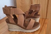Ugg Sandalen Wedges Gr. 37 (36) neu Obervieland - Habenhausen Vorschau
