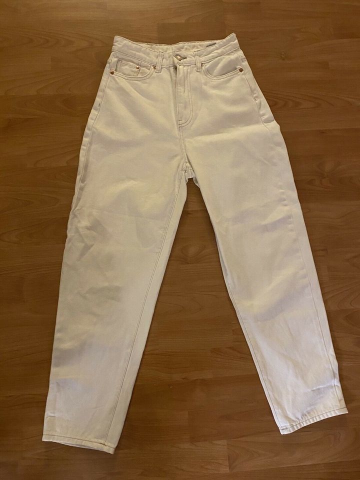 Damen Jeans MOM von H&M Größe 34 in Odenthal
