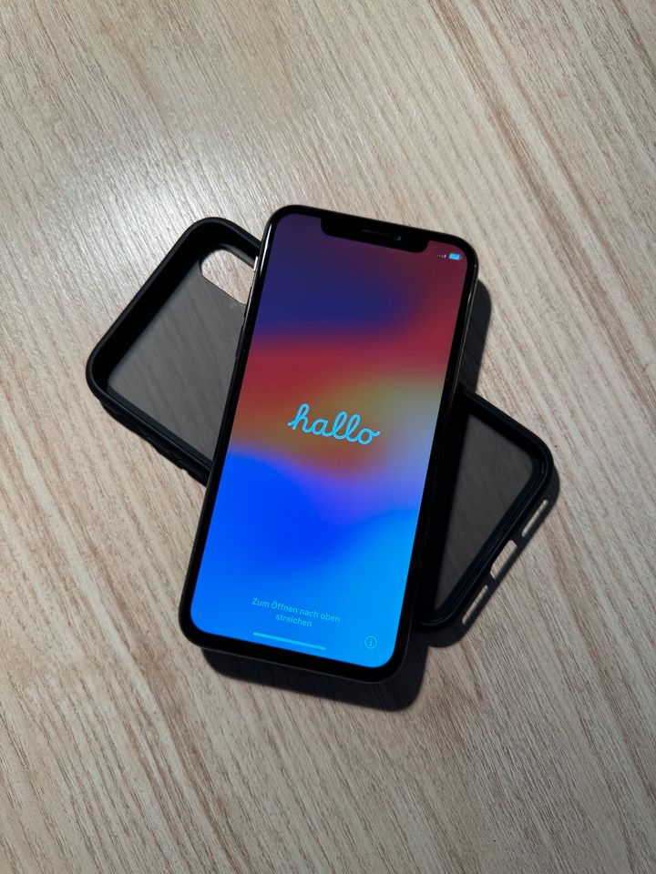 iPhone XS 64 GB mit neuer Hülle und Anti Spy Folie in Bremen