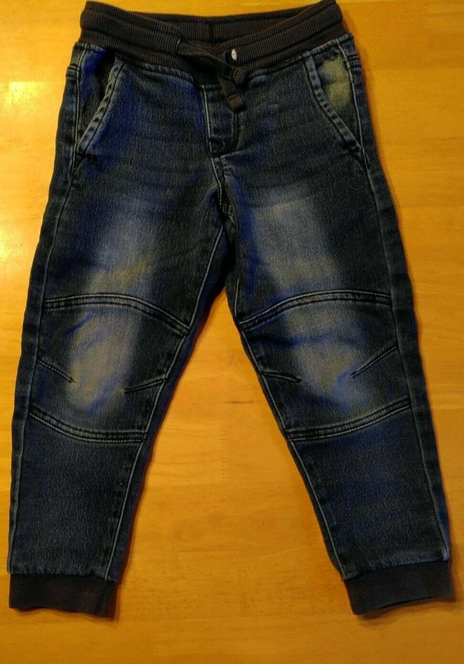 Hosen / Jeans verschiedene Größen (74, 92, 104, 108) in Saulheim