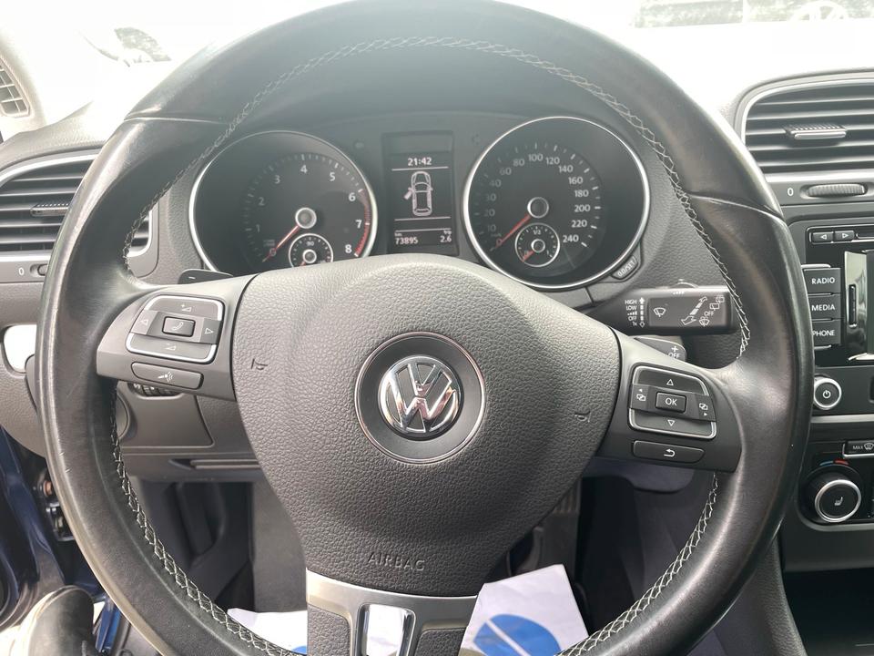 Vw GolfVI Team  Automatik 2 Hand Parksensor Tempomat Sitzheizung in Ingoldingen