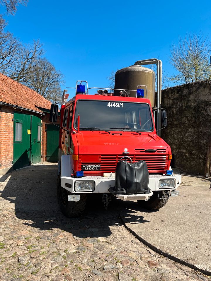 Unimog U1300L37 DoKa 435 Feuerwehr Reisemobil Expeditionsmobil in Büchen