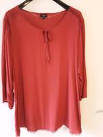 Damen Bluse Adler  44 rot Hessen - Heuchelheim Vorschau