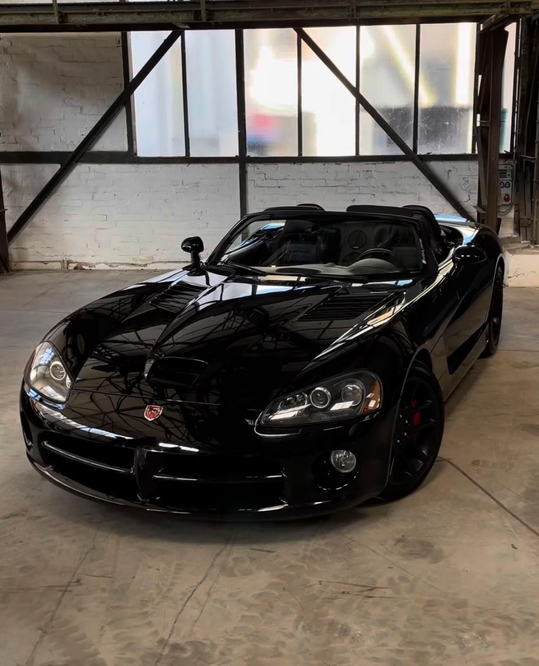 Abbildung des Autos VIPER SRT10 8.3 - SIDEPI…